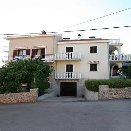 Appartamento One-bedroom Near Sea 6 *