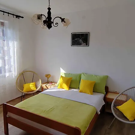 One-bedroom Near Sea 6 *
