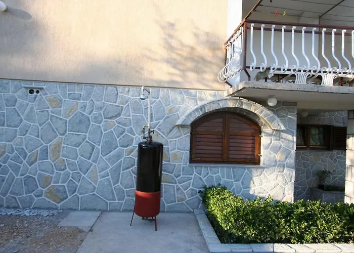 Appartamento One-bedroom Near Sea 6 *