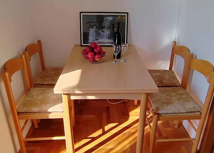 One-bedroom Near Sea 6 Appartement Šilo