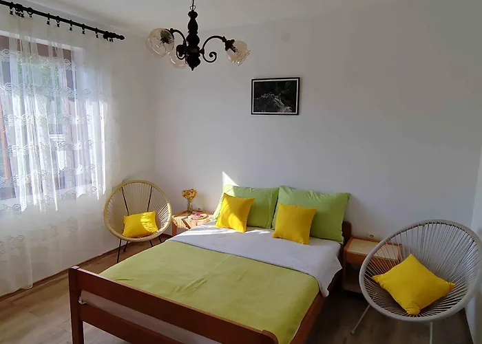 One-bedroom Near Sea 6 *