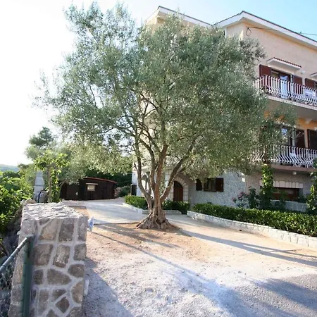 Apartman One-bedroom Near Sea 6 *