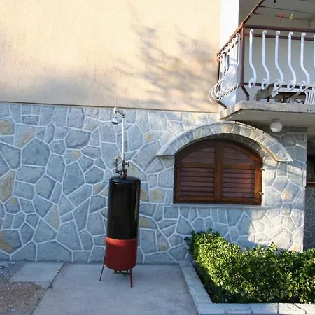 Apartman One-bedroom Near Sea 6 *
